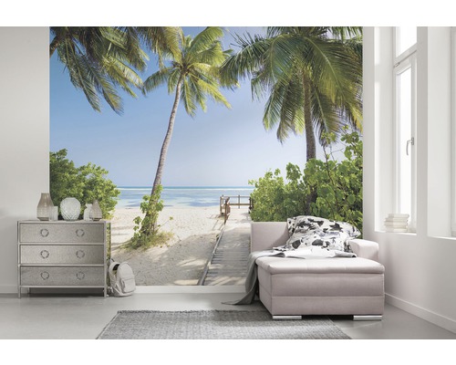 Papier peint avec motif de plage créant une atmosphère de pièce relaxante