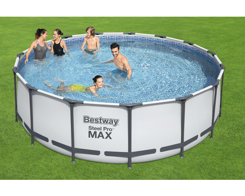 Piscine familiale avec cadre en acier de Bestway dans le jardin