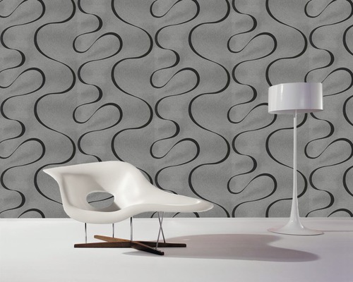 Vue d''une pièce avec papier peint gris à motif incurvé, lampe et fauteuil