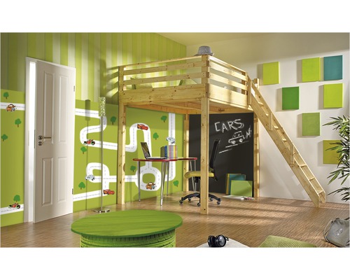 Kinderzimmer mit Hochbett, Schreibtisch und Maltafel