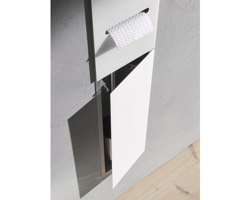 Toilettenpapierhalter mit offenem Fach und Toilettenpapier