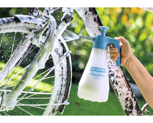 Nettoyage de vélo avec le pulvérisateur de mousse Gloria FoamyClean 100
