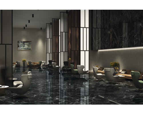 Salon avec fauteuils, canapés et sol en marbre foncé