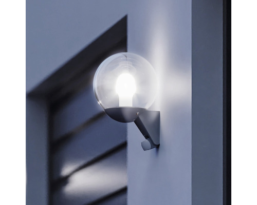 Applique murale d''extérieur éclairée avec forme de boule et support mural