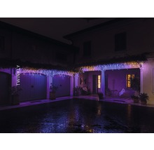 Façade de maison avec guirlande lumineuse Twinkly pour la décoration