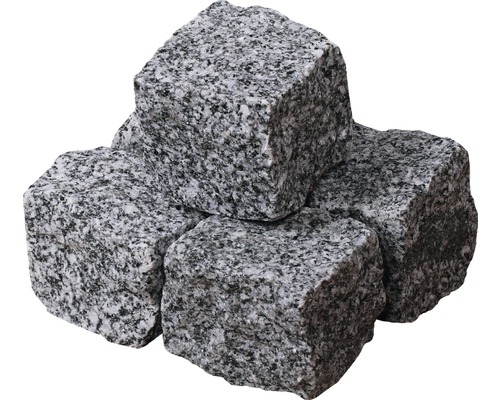 Pile de pavés de granit gris