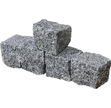 Pavés en granit empilés