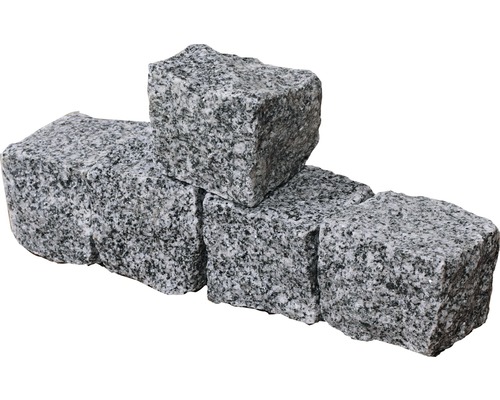 Pavés en granit empilés