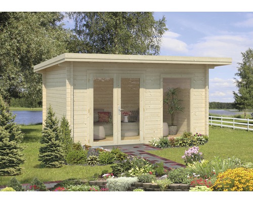 Abri de jardin Palmako Heidi 11,7 m² 478 x 400 cm naturel Abri de jardin en bois avec double porte et plantes dans un jardin.