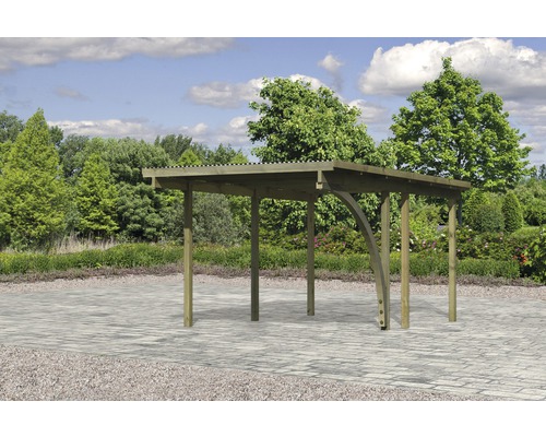 Holzpergola im Garten