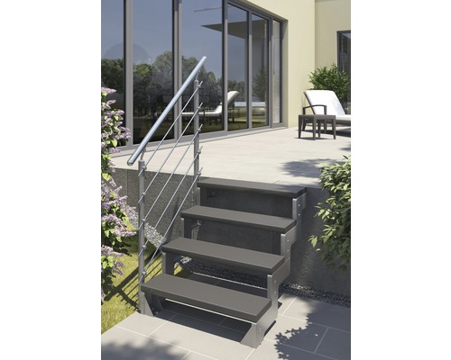Escalier extérieur avec rampe sur une terrasse