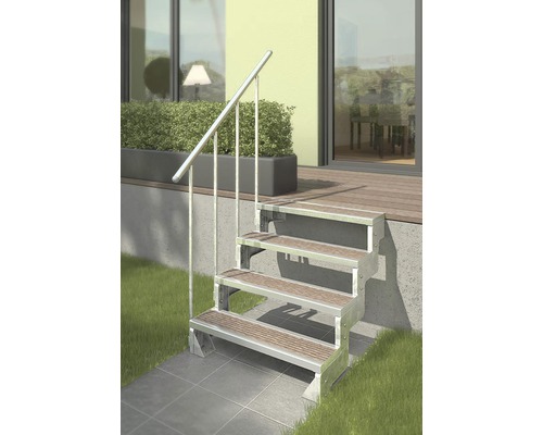 Escalier extérieur avec quatre marches et rampe