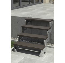 Aussentreppe mit vier Stufen und Metallrahmen