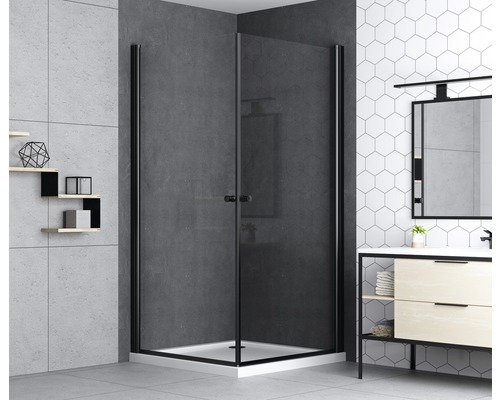 Duschkabine mit schwarzem Rahmen im Badezimmer