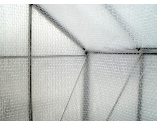 Nappe de protection et drainage pour serre 10 x 1.5 m 1000xx150cm Vue intérieure d''une serre avec armature en acier et film à bulles