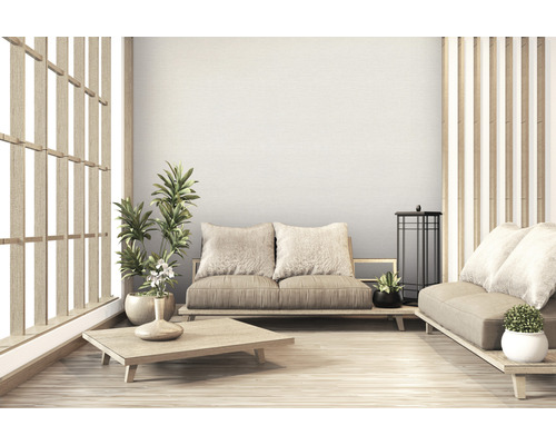 Helles Wohnzimmer im japanischen Stil mit Holzmöbeln und Pflanzen