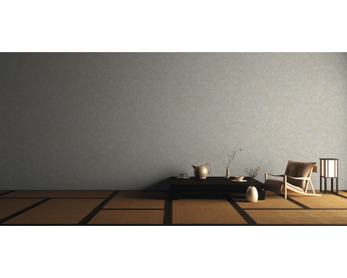 Asiatisch inspiriertes Wohnzimmer mit Tatami-Matten, Tisch, Teekanne, Stuhl und Lampe.