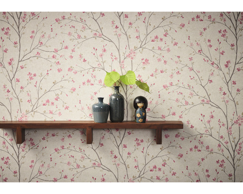 Tapete mit Baum und Blütenmuster auf hellem Hintergrund