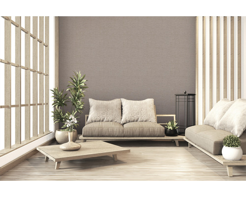 Helles Wohnzimmer im japanischen Stil mit Holzmöbeln, Sofas und Pflanzen