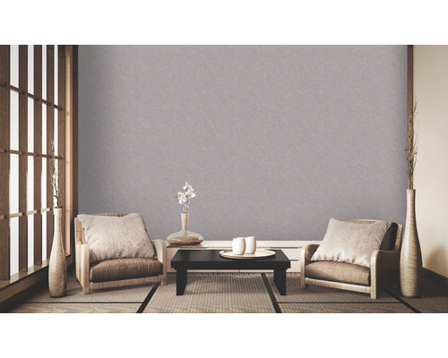 Gestrichene Wand in einem Zimmer mit Möbeln im japanischen Stil als Hintergrund