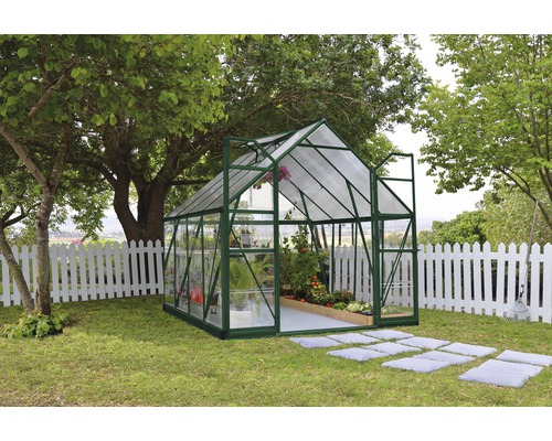 Gewächshaus Palram – Canopia Balance 8x8 244 x 247 cm grün Gewächshaus mit Pflanzen im Garten