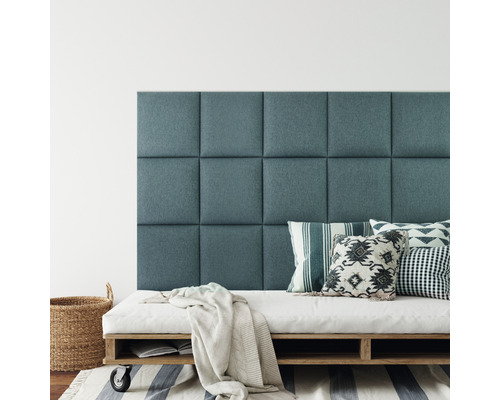 Coussin mural Salva vert bleu aspect tissé 30 x 30 cm Panneaux muraux comme tête de lit au-dessus d''un matelas sur une palette en bois avec coussins et couverture