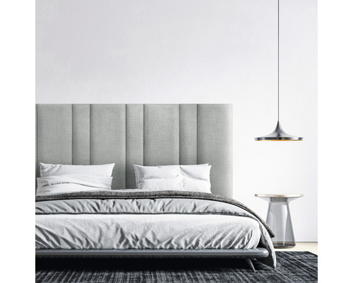 Coussin mural Kingston gris clair aspect tissé 30 x 90 cm Chambre avec lit, table de chevet et suspension
