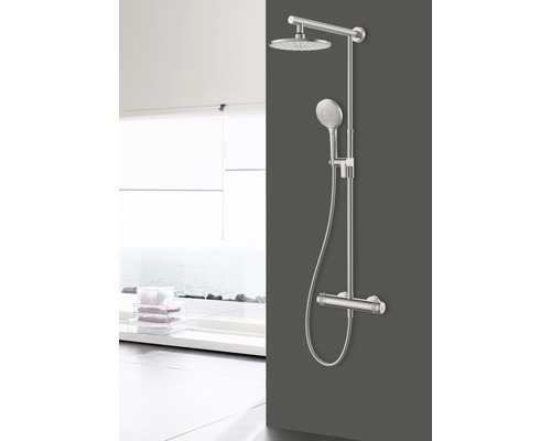 Duschsäule mit Kopf- und Handbrause im Badezimmer