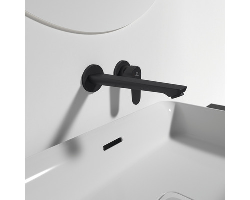 Wandarmatur mit Waschtisch