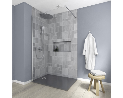 Begehbare Dusche mit Duschkopf, Handbrause und Ablage