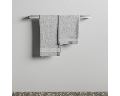 Handtuchhalter mit zwei Handtüchern