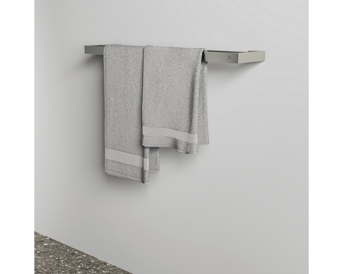 Handtuchhalter mit zwei Handtüchern