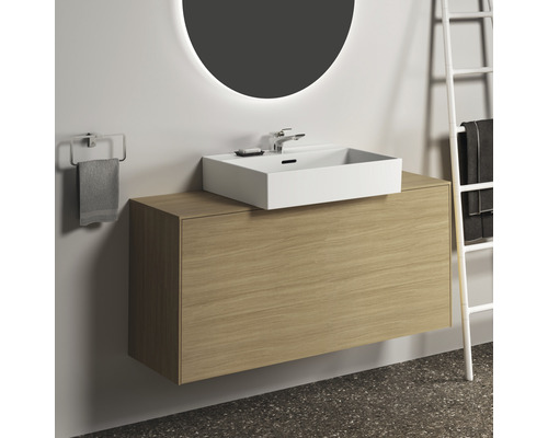 Modernes Badezimmer mit Waschtischunterschrank, Aufsatzwaschbecken und Handtuchhalter