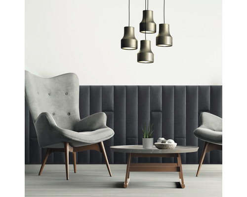 Coussin mural Kingston gris aspect tissé 60 x 15 cm Salon avec deux fauteuils, table basse et suspensions