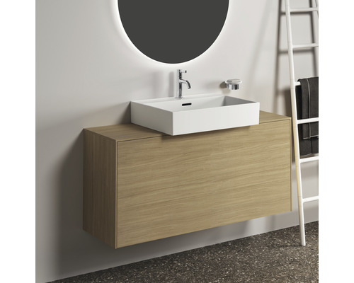 Modernes Badezimmer mit Waschtischunterschrank, Aufsatzwaschbecken und Spiegel