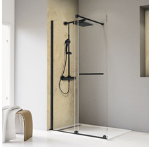 Cabine de douche avec cadre noir et robinetterie de douche dans une salle de bains