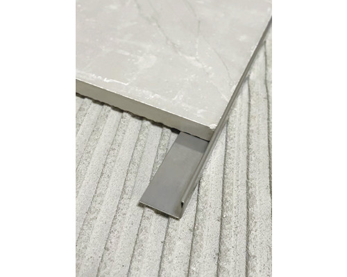 Profilé de carreaux en métal pour carreaux muraux