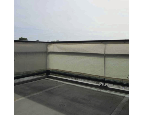 Balkon mit Sichtschutz aus Stoff