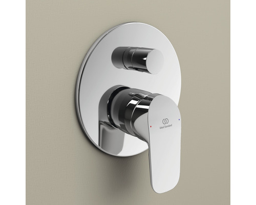 Unterputz-Brausearmatur mit rundem Design und Ideal Standard Logo