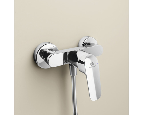 Aufputz-Brausearmatur aus Metall mit Ideal Standard Logo