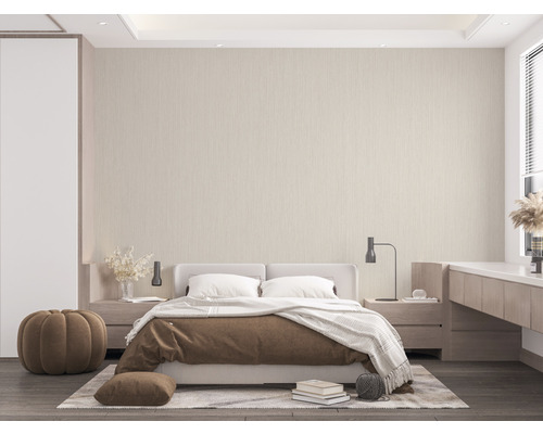 Schlafzimmer mit Doppelbett, Nachttischen und Dekoration in hellem Design