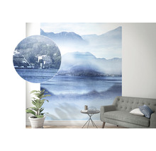 Wandbild mit See und Bergen im Wohnzimmer