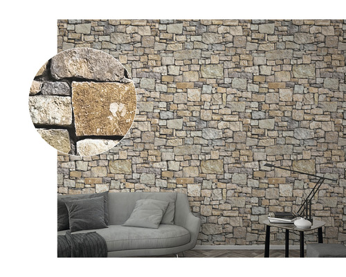 Wohnraum mit Steinoptik Tapete an der Wand