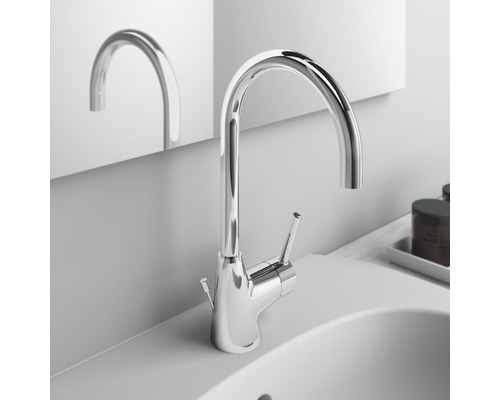 Waschtischarmatur aus Chrom mit hohem Auslauf