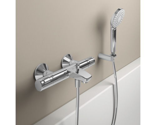 Aufputz-Wannenarmatur mit Brausegarnitur für die Wandmontage im Badezimmer