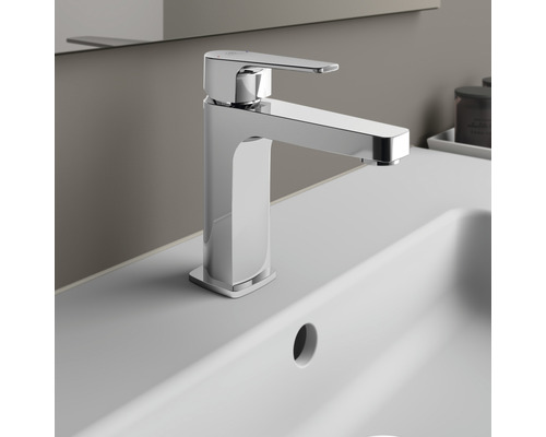 Robinet de lavabo sur un lavabo