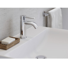 Lavabo de salle de bain avec mitigeur monocommande chromé et savon