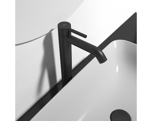 Waschtischarmatur in einer Badezimmerumgebung