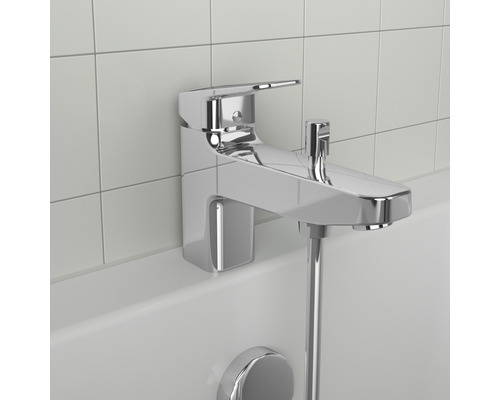 Mitigeur de baignoire chromé avec raccord pour douchette