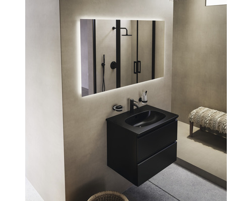 Modernes Badezimmer mit schwarzem Waschtisch, beleuchtetem Spiegel und Dusche